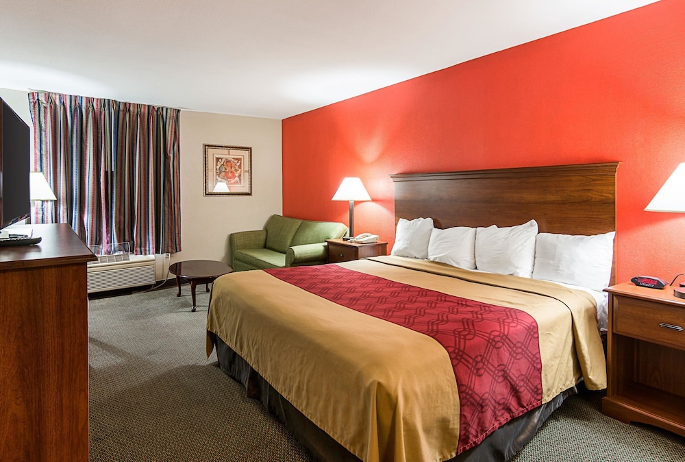 econo lodge andrews afb