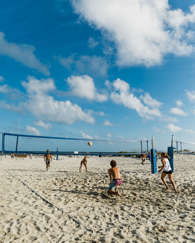 احجز هوليداي إن ريزورت بيتش هاوس آن آي آيتش جي هوتل في هيلتون هيد قارن أسعار الفنادق في هيلتون هيد