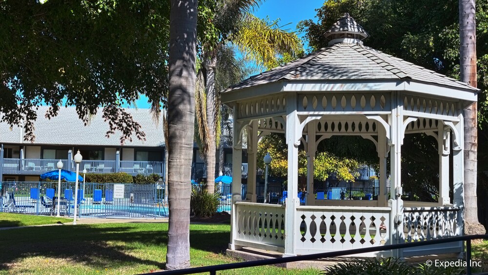 Book Carlsbad By The Sea Resort in Carlsbad