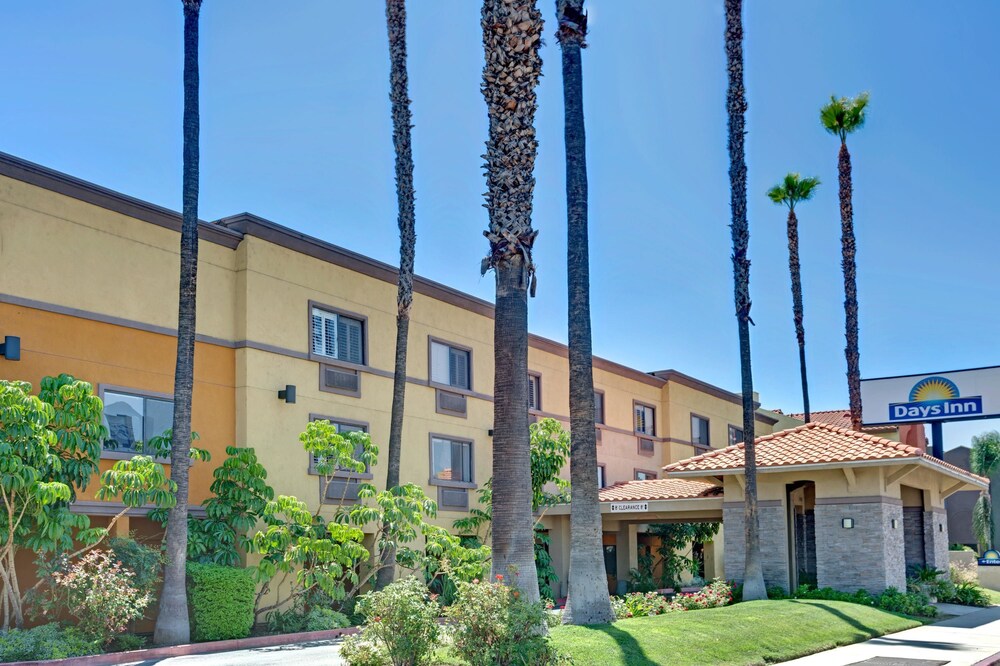 Book Days Inn By Wyndham West Covina In Hotels Days Inn By Wyndham West Covina