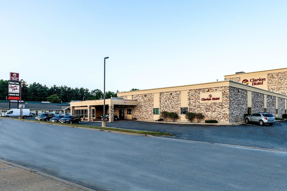 Book Clarion Hotel And Convention Center In Baraboo Hotels Clarion Hotel And Convention Center Baraboo