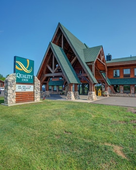 Top 10 Bayfield Hotels Near Apostle Islands Mainland Sea Caves Top 10 Bayfield Hotels Near Apostle Islands Mainland Sea Caves Wisconsin
