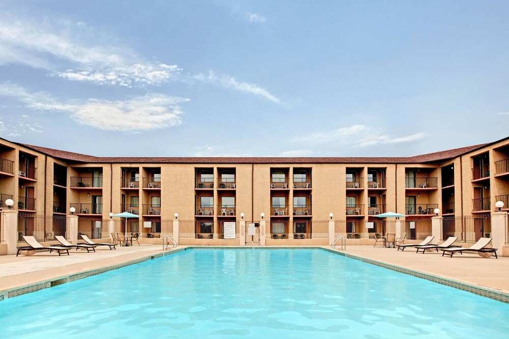 Book Howard Johnson By Wyndham Blackwood Near Philadelphia In Howard Johnson By Wyndham Blackwood Near Philadelphia Pool