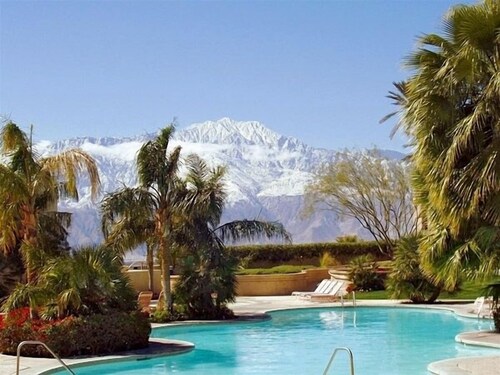 Book Miracle Springs Resort & Spa in Desert Hot Springs