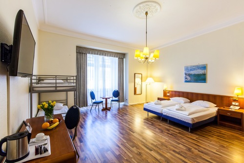 Hotel Monopol Central Station Frankfurt Book At Hotels Com