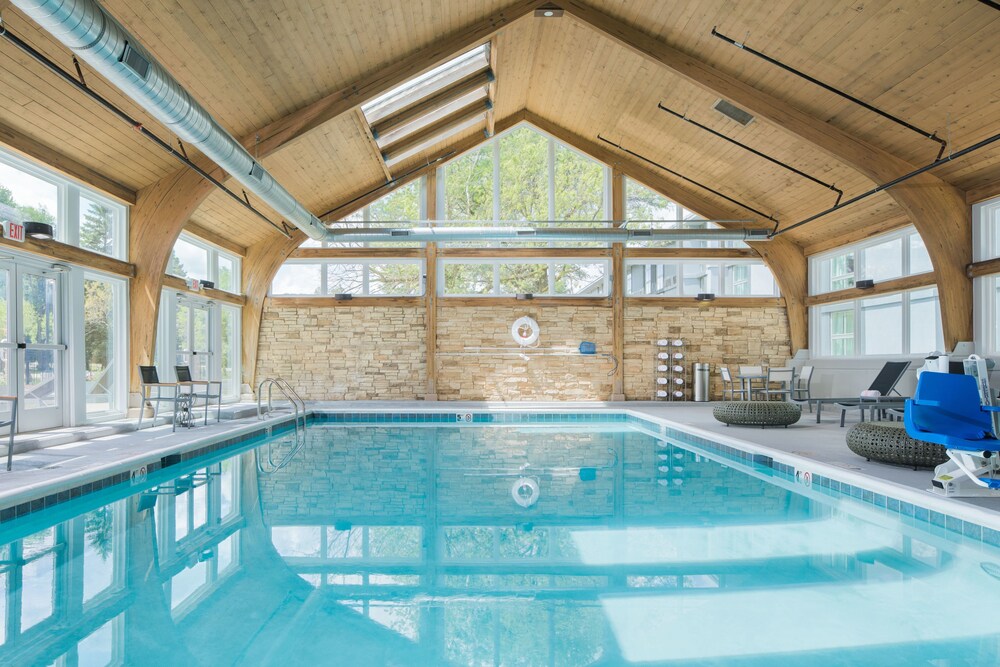 Book Crowne Plaza Chicago Sw Burr Ridge In Hotels Crowne Plaza Chicago Sw Burr Ridge Pool