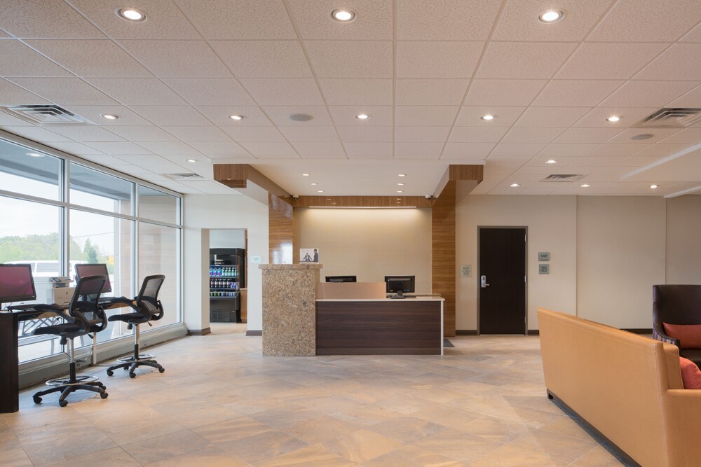 Book Crowne Plaza Chicago Sw Burr Ridge In Hotels