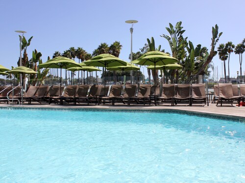 15 Closest Hotels To Long Beach Waterfront In Long Beach Hotelscom