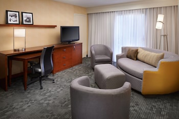 15 Closest Hotels To Deerfield Lake Cook Road Station In 15 Closest Hotels To Deerfield Lake Cook Road Station In
