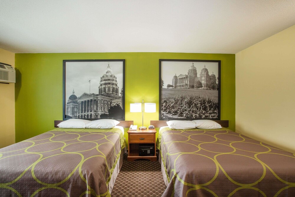 Book Super 8 By Wyndham Williams In Iowa Falls Hotels Super 8 By Wyndham Williams Room 2 Queen Beds Non Smoking