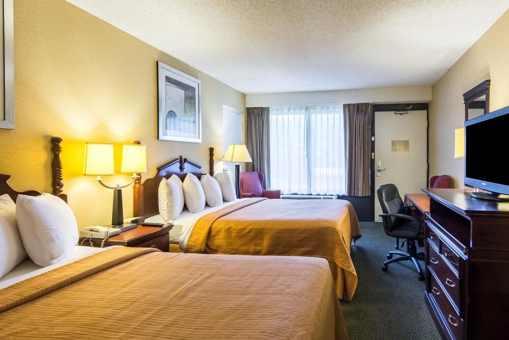 hotels in manassas va with jacuzzi in room