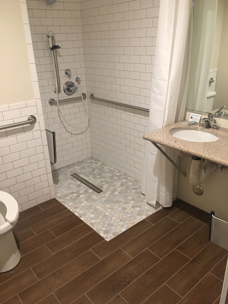 Best Western Town Country Lodge Tulare Hotels Com