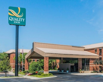 15 Closest Hotels To Dte Energy Music Theatre In Clarkston