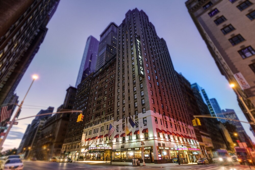 Book Wellington Hotel In New York Hotels Wellington Hotel New York