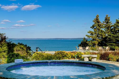 Book Holiday Inn Resort Bar Harbor Acadia Natl Park An Ihg Hotel In Bar Harbor Hotels Com Acadia National Park Hotels