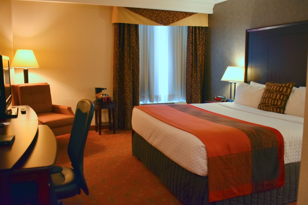 Book Hamilton Plaza Hotel Conference Center In Hotels Hamilton Plaza Hotel Conference Center