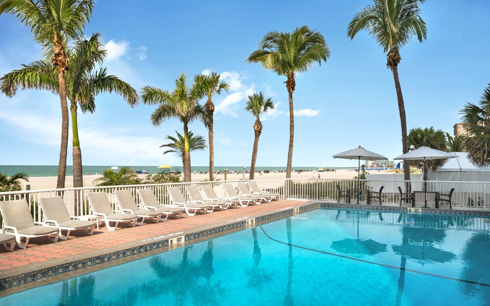 Book Bellwether Beach Resort In St Pete Beach Hotels Com