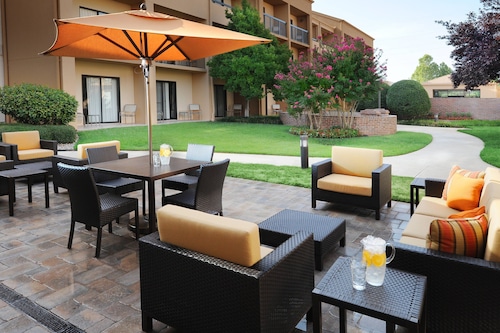 Will Rogers World Havalimanı Okc Otelleri Hotels Com Okc Otelleri Hotels, Outdoor Furniture Okc