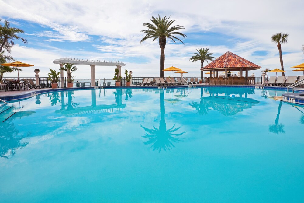 Holiday Inn Hotel Suites Clearwater Beach In Holiday Inn Hotel Suites Clearwater Beach