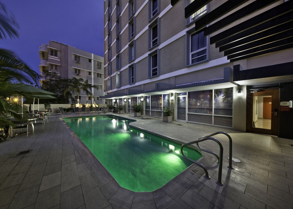 Book Courtyard By Marriott San Juan Miramar In San Juan Hotels Com