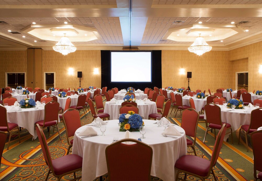 Book Ann Arbor Marriott Ypsilanti at Eagle Crest, Ypsilanti, Michigan