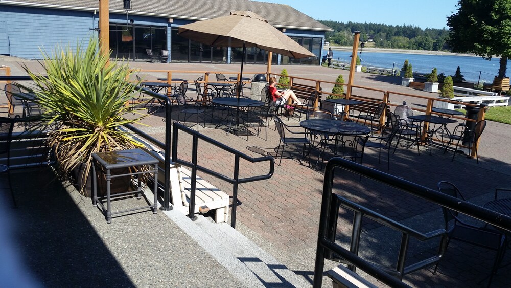 Book Best Western Plus Silverdale Beach Hotel in Silverdale