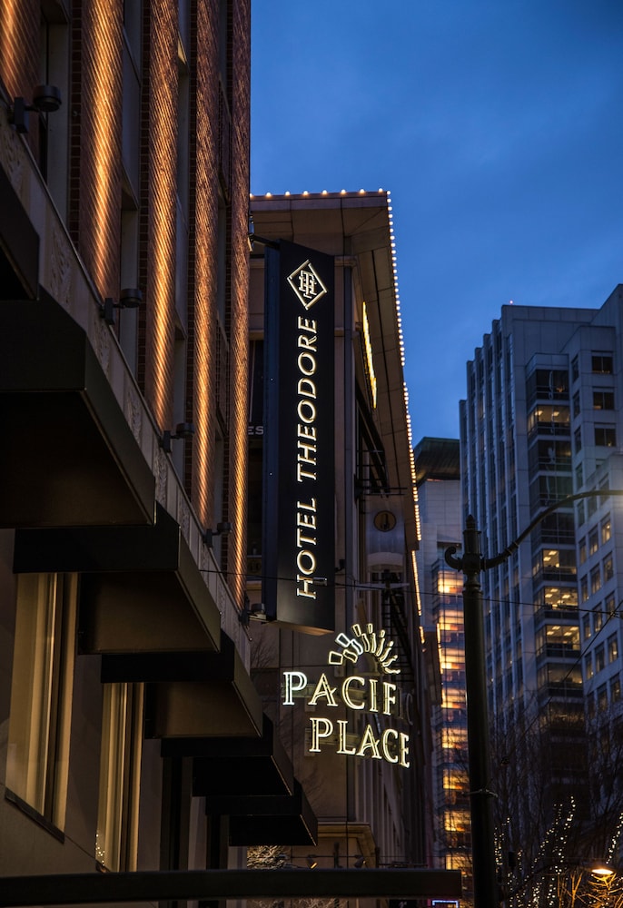 Book Hotel Theodore In Seattle Hotels