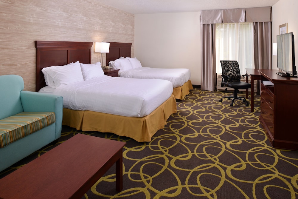 Book Holiday Inn Express Hotel Dayton Huber Heights In Holiday Inn Express Hotel Dayton Huber Heights