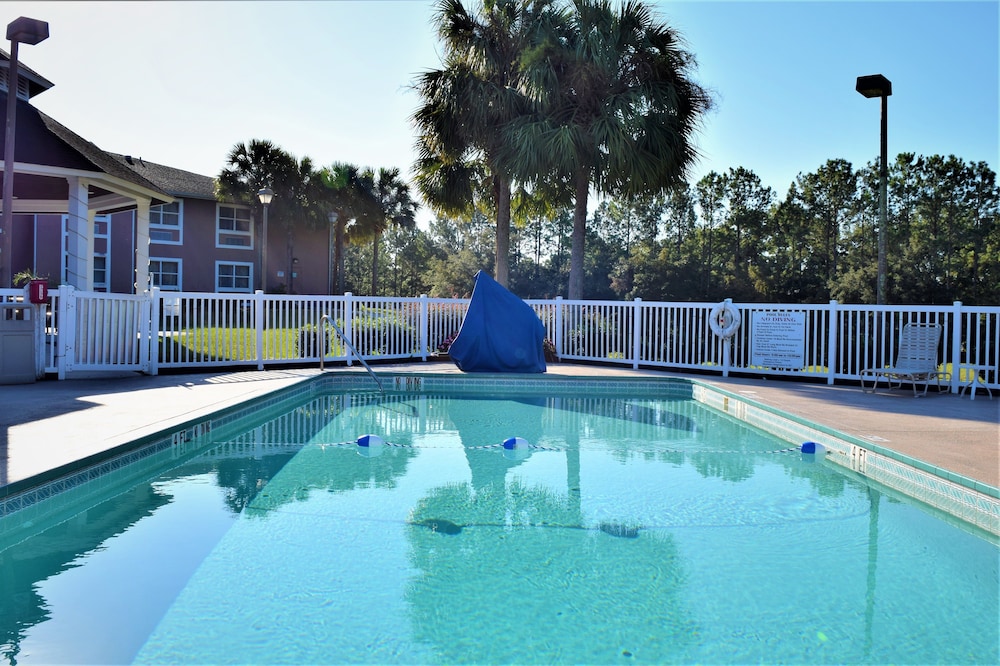 Book Quality Inn Conference Center At Citrus Hills In Hernando Quality Inn Conference Center At Citrus Hills Hernando Outdoor Pool