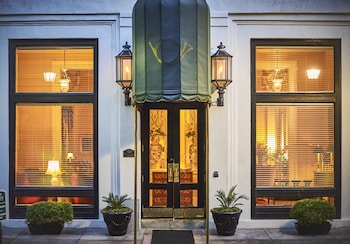 15 Closest Hotels To River Street In Savannah