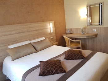 Picture of Hôtel Champerret-Elysées in Paris