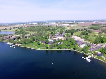 Top 10 Hotels In Williams Bay Wisconsin