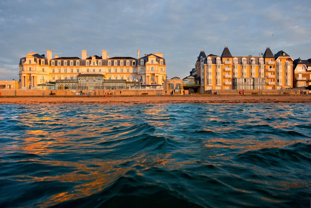 Grand Hôtel des Thermes SaintMalo Grand Hôtel des Thermes SaintMalo