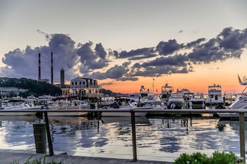 15 Closest Hotels To Stony Brook University In