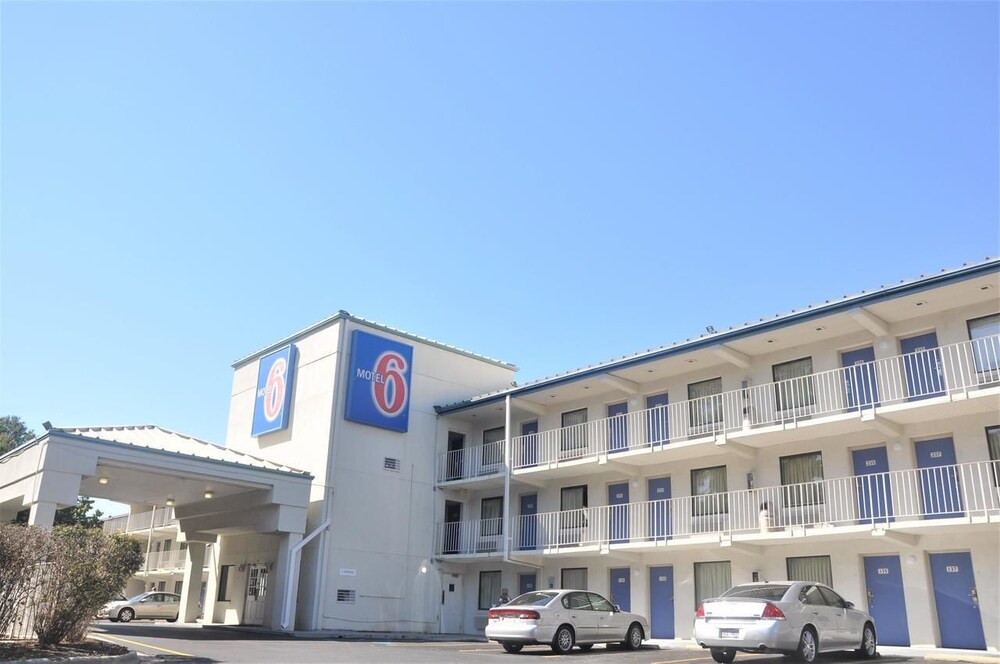 Book Motel 6 Raleigh Southwest Cary In Hotels Motel 6 Raleigh Southwest Cary