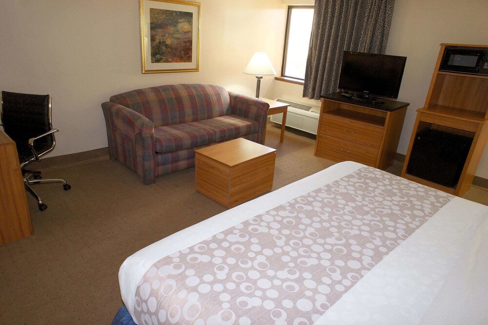 Book La Quinta Inn By Wyndham Pleasant Prairie Kenosha In Pleasant Prairie Hotels Com