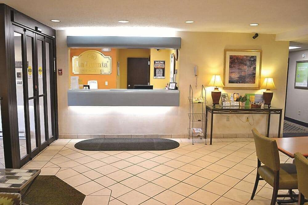 Book La Quinta Inn By Wyndham Pleasant Prairie Kenosha In Pleasant Prairie Hotels Com
