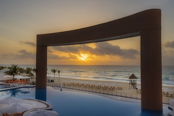 Hình ảnh Beach Palace Resort All Inclusive tại Cancun