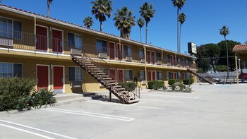 Hotels In Sylmar From 74 Night