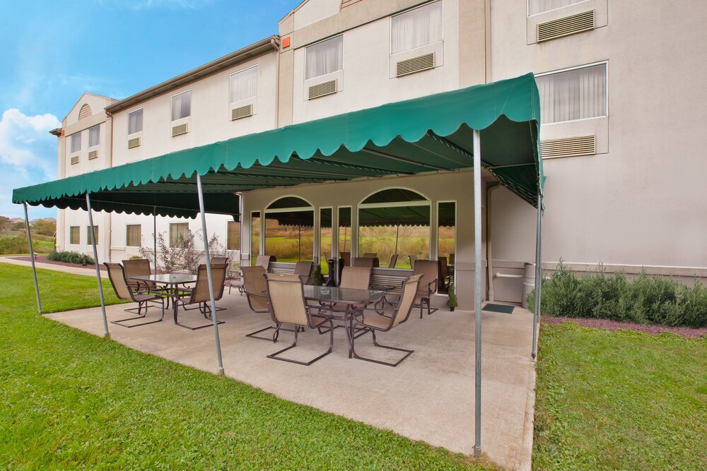 Book Holiday Inn Express Irwin (PA TPK Exit 67) in Irwin