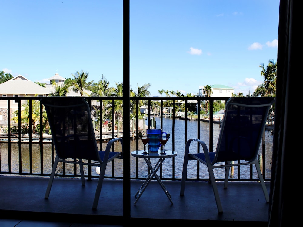 The Bay Inn At Lani Kai Fort Myers Beach United States Of America The Bay Inn At Lani Kai Fort Myers Beach Deluxe Suite Balcony