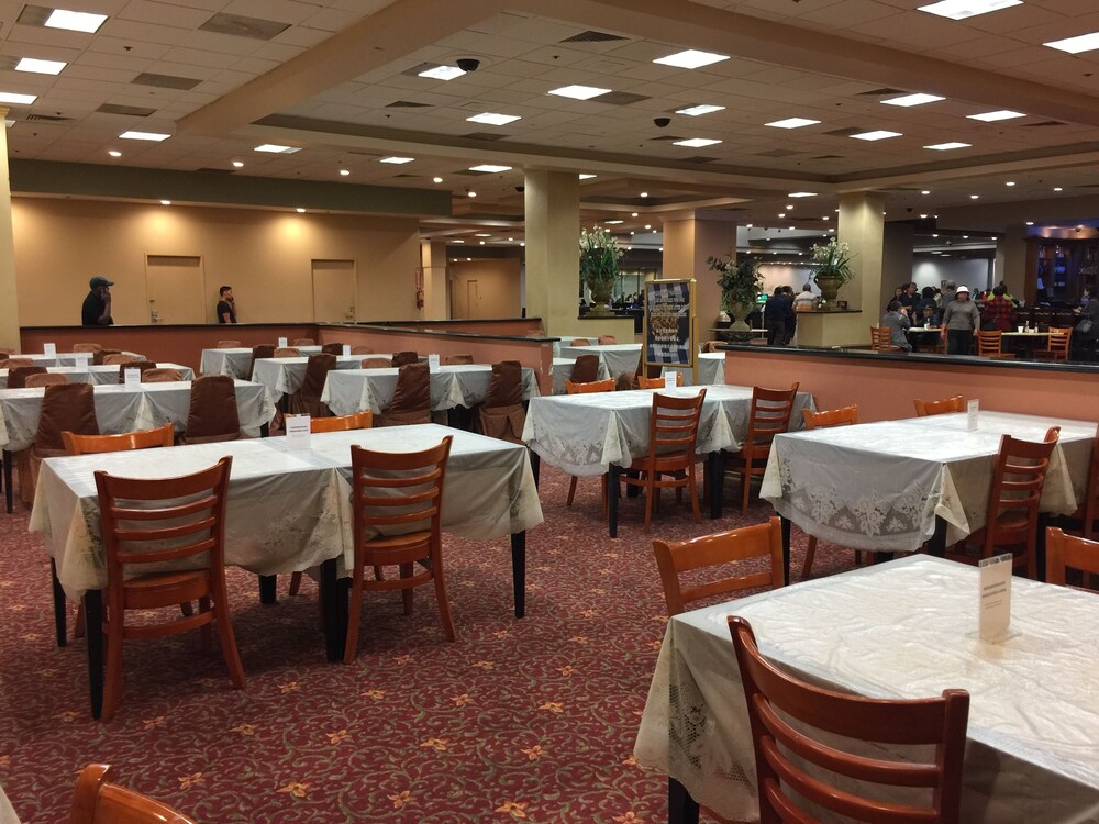 Book LA Crystal Hotel in Compton