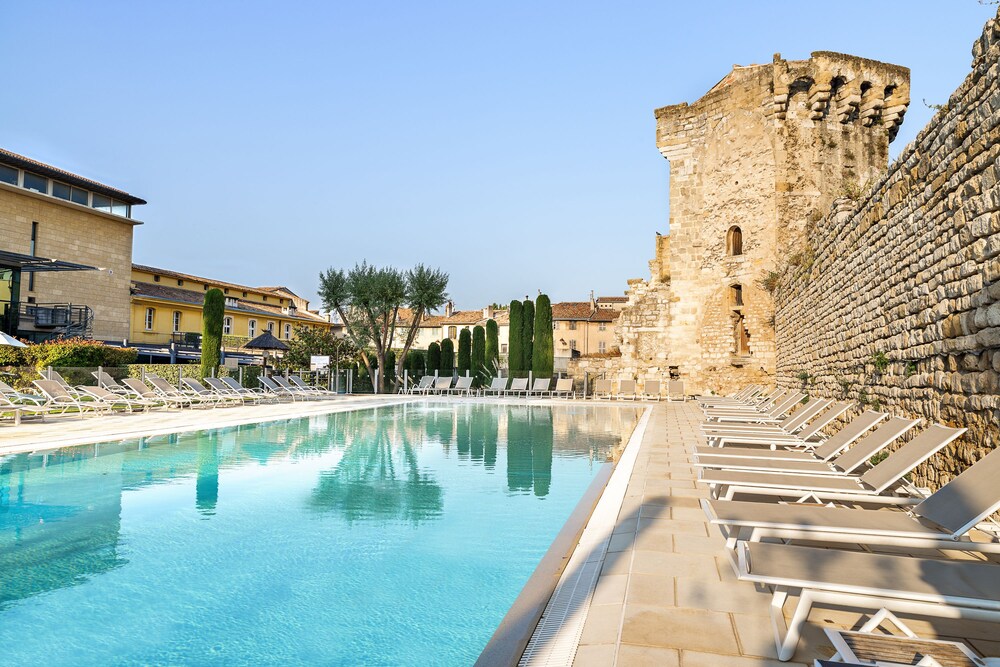 Hotel Aquabella In Aix En Provence Book On Hotels Hotel Aquabella Aix En Provence Outdoor Pool