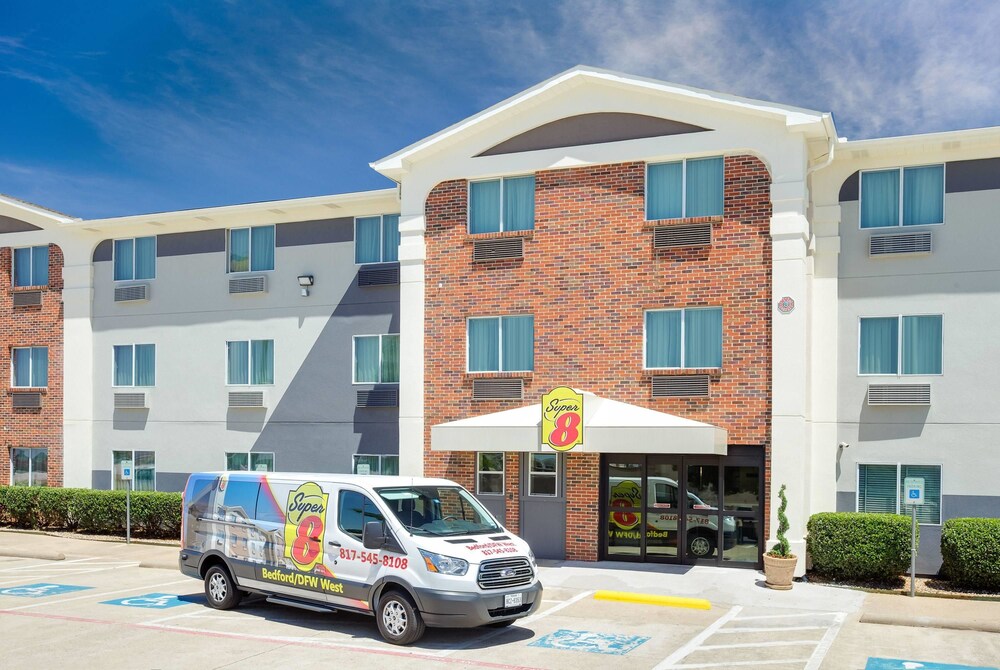 Book Super 8 Bedford Dfw Airport West In Hotels Super 8 Bedford Dfw Airport West