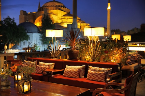 Four Seasons Hotel Istanbul At Sultanahmet Istanbul Turkey Istanbul Hotel Discounts Hotels Com