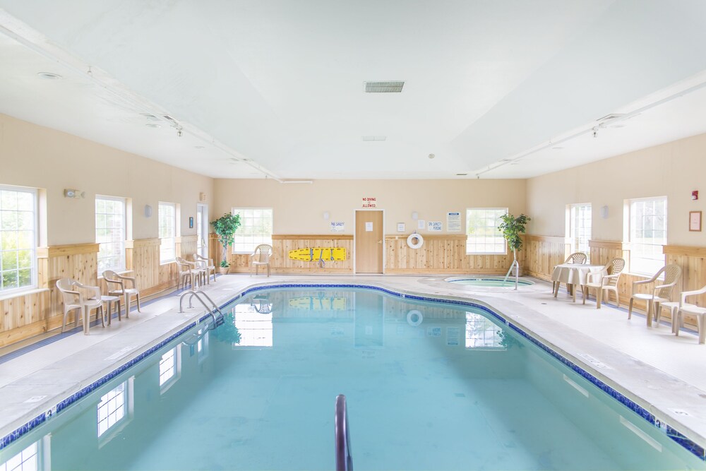 Book Ameriway Inn And Suites In Bad Axe Hotels Ameriway Inn And Suites Bad Axe Indoor Pool
