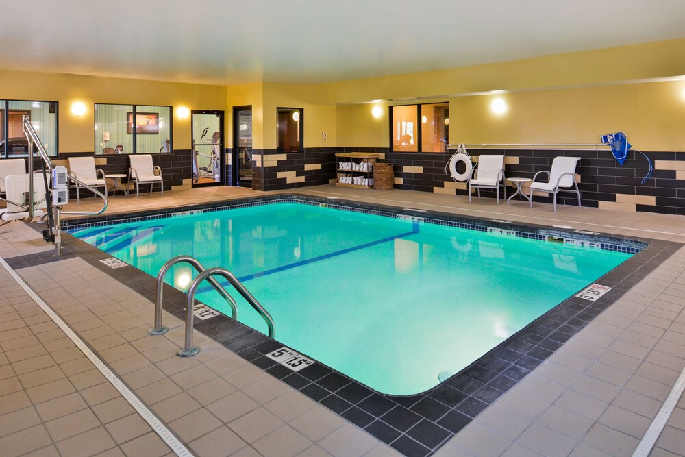 Book Holiday Inn Express Topeka West I-70 Wanamaker An Ihg Hotel In Topeka Hotelscom