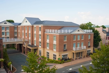 15 Closest Hotels To University Of Virginia Hospital In 15 Closest Hotels To University Of Virginia Hospital In Charlottesville