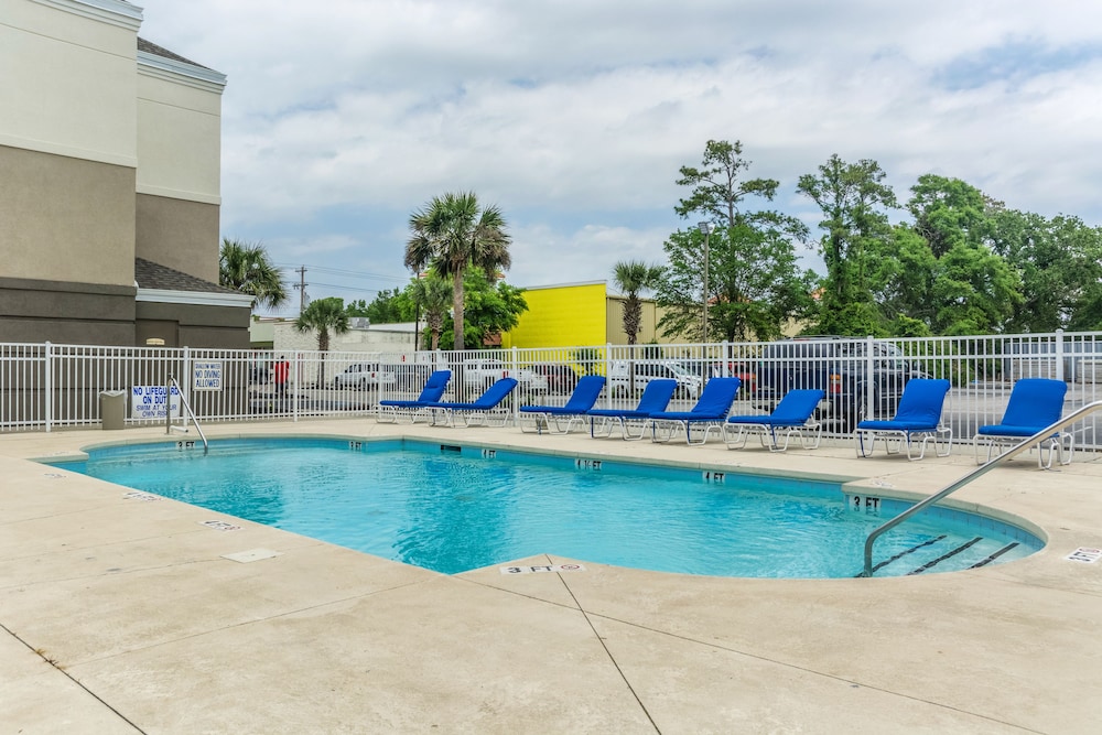 Book Comfort Inn Near Barefoot Landing In North Myrtle Beach Comfort Inn Near Barefoot Landing North Myrtle Beach Outdoor Pool