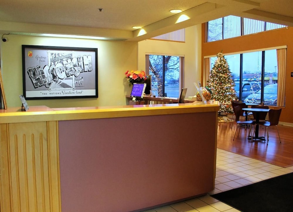 Book Super 8 Watertown Wi In Hotels Super 8 Watertown Wi Reception